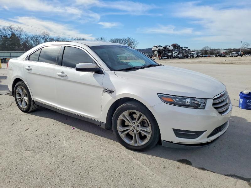 Photo 4 from auction – 2016 FORD TAURUS SEL with VIN 1FAHP2E8XGG125636