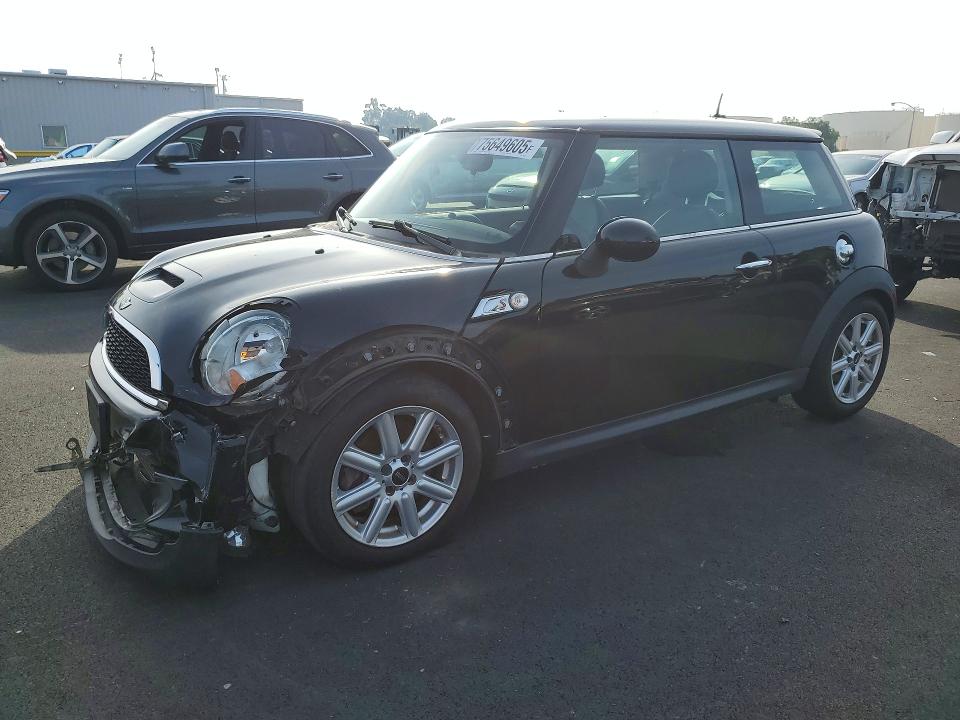 MINI COOPER S 2012 with VIN WMWSV3C55CT385414 - Photo from auction