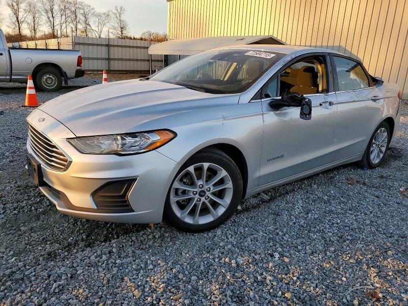 FORD FUSION SE 2019 with VIN 3FA6P0LU8KR274088 - Photo from auction