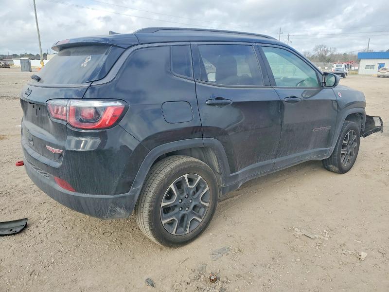 Photo 3 from auction – 2020 JEEP COMPASS with VIN 3C4NJDDB8LT170491