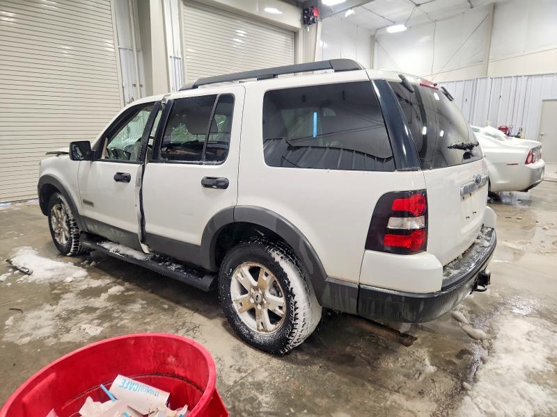 Photo 2 from auction – 2006 FORD EXPLORER with VIN 1FMEU73EX6UB37695
