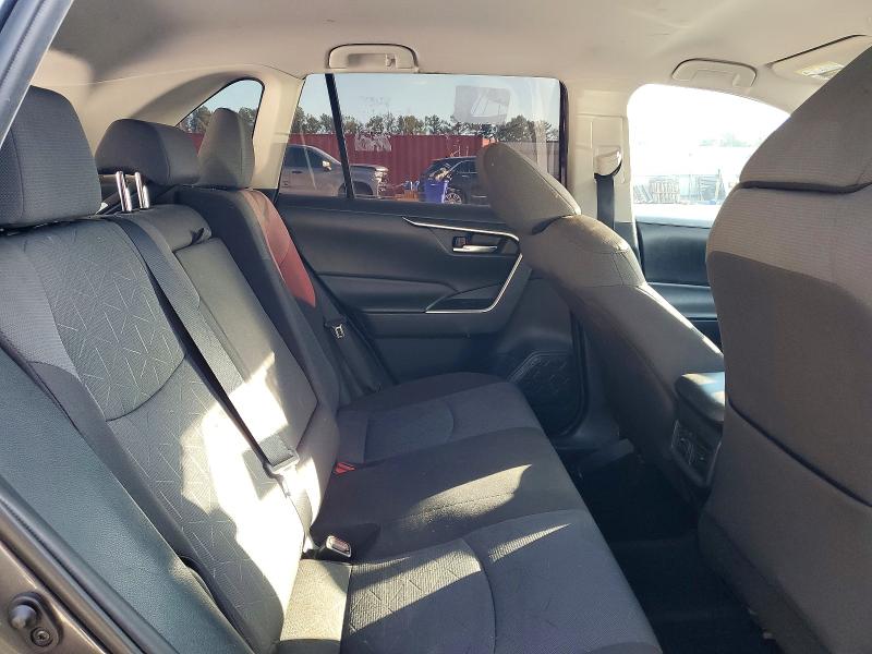 Photo 11 from auction – 2020 TOYOTA RAV4 XLE with VIN 2T3W1RFV8LC035997
