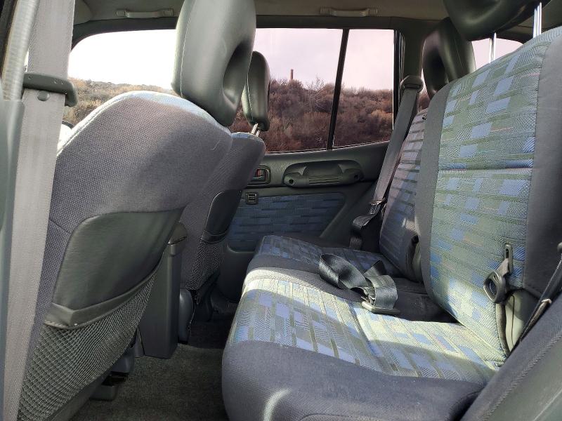 Photo 11 from auction – 1997 TOYOTA RAV4 with VIN JT3HP10V4V7038561