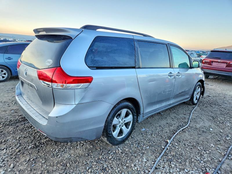 صورة رقم 3 من المزاد - 2011 TOYOTA SIENNA LE مع VIN 5TDKK3DC3BS026407