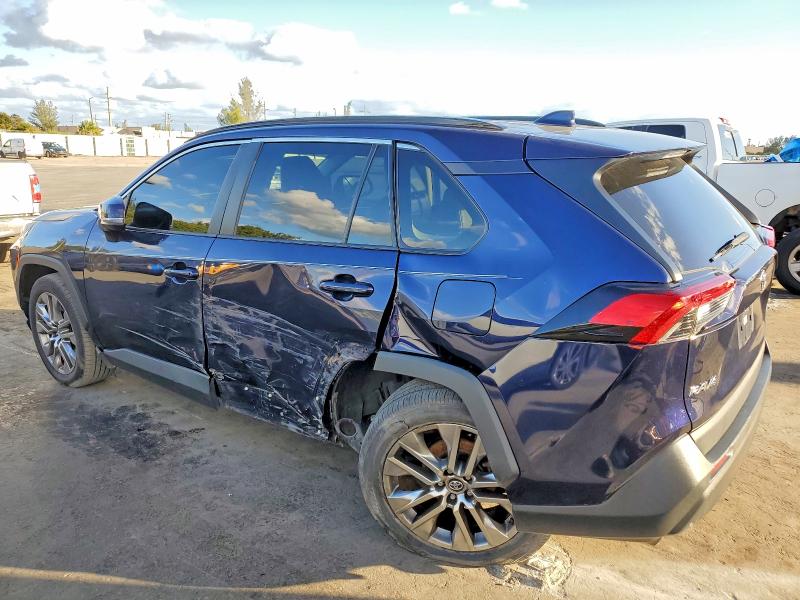 Photo 2 from auction – 2019 TOYOTA RAV4 with VIN 2T3C1RFVXKW043132