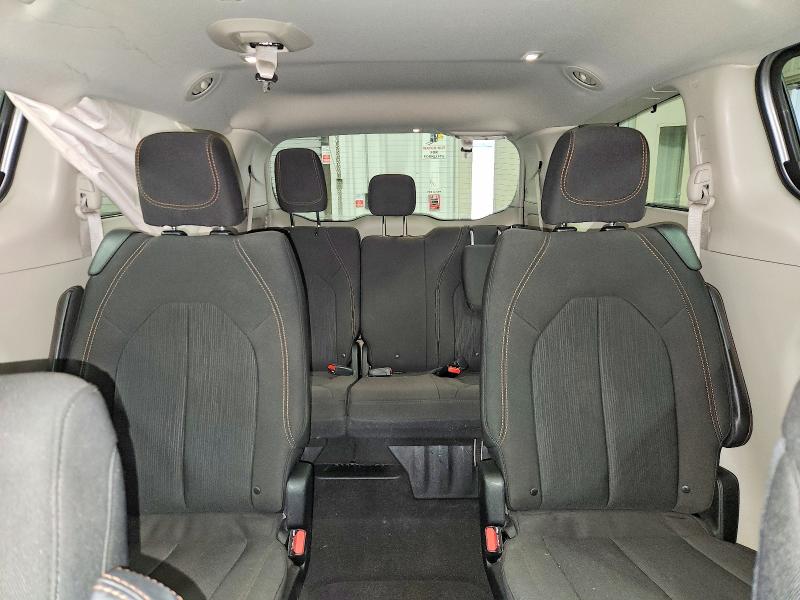 Photo 10 from auction – 2017 CHRYSLER PACIFICA T with VIN 2C4RC1BG3HR840659