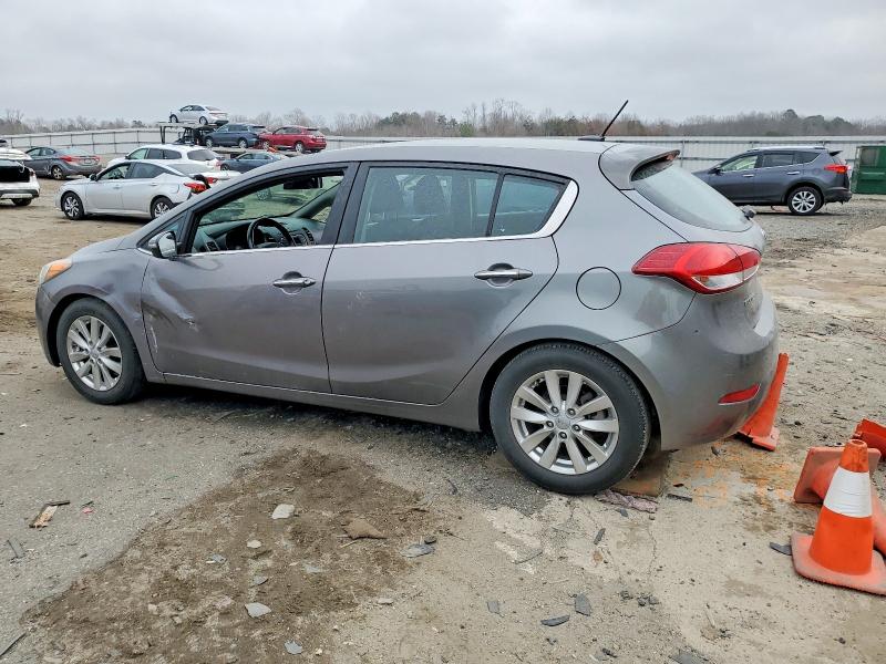 Photo 2 from auction – 2015 KIA FORTE EX with VIN KNAFX5A82F5389854