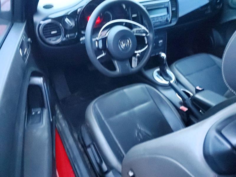 Photo 8 from auction – 2015 VOLKSWAGEN BEETLE with VIN 3VWF17AT1FM654792