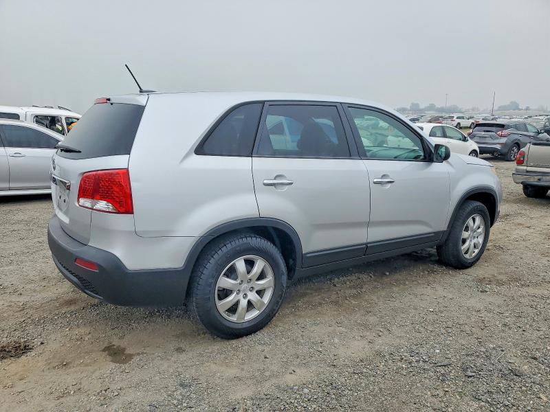 Photo 3 from auction – 2011 KIA SORENTO with VIN 5XYKT3A17BG010675