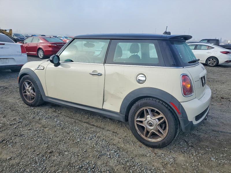 Photo 2 from auction – 2010 MINI COOPER S with VIN WMWMF7C51ATZ73661