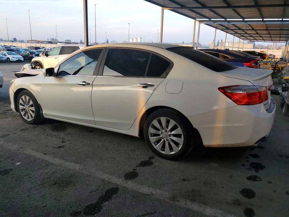 Photo 2 from auction – 2014 HONDA ACCORD with VIN 1HGCR3F83EA008033