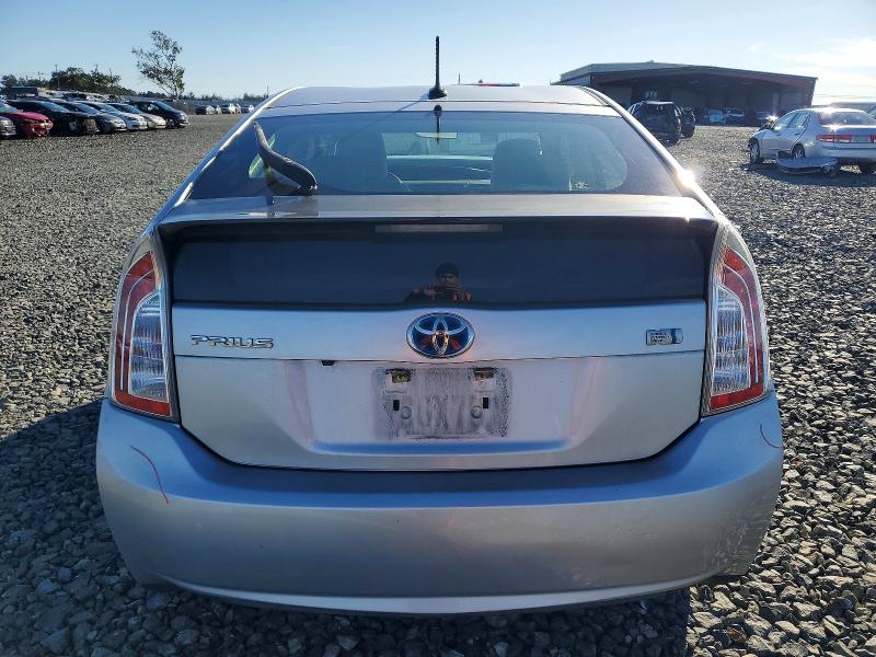 Photo 6 from auction – 2013 TOYOTA PRIUS with VIN JTDKN3DU9D1724407