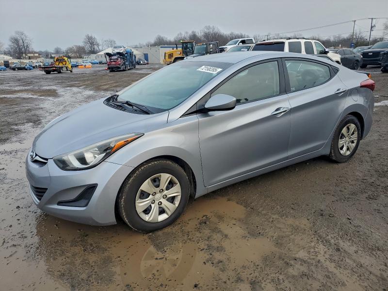 HYUNDAI ELANTRA SE 2016 with VIN 5NPDH4AE8GH671487 - Photo from auction