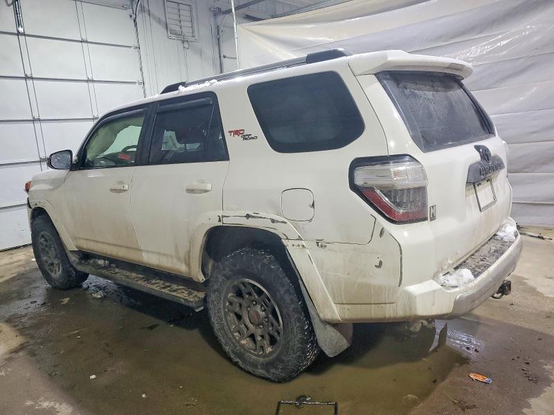 Photo 2 from auction – 2018 TOYOTA 4RUNNER SR with VIN JTEBU5JRXJ5515322
