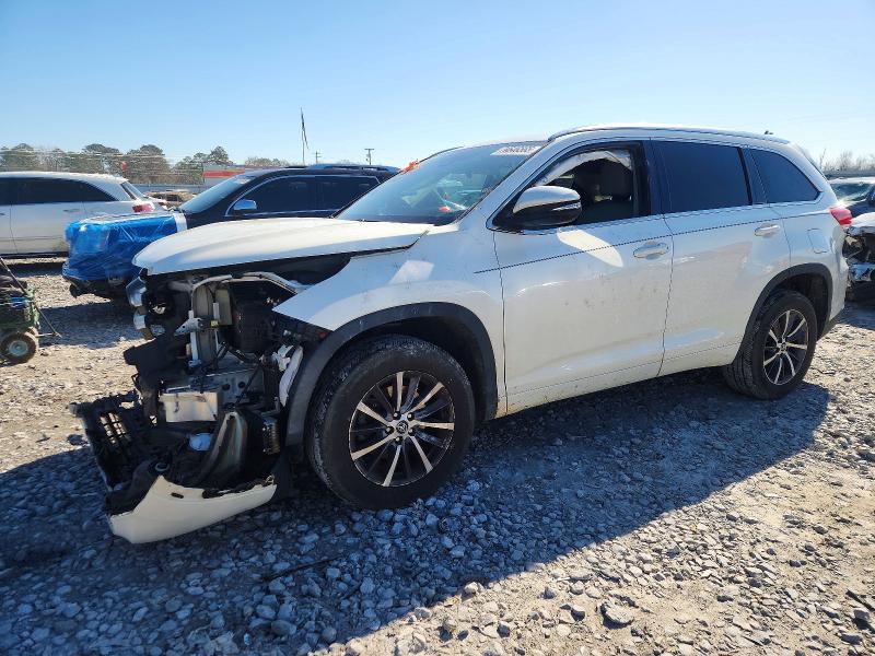 TOYOTA HIGHLANDER 2018 with VIN 5TDKZRFH7JS542176 - Photo from auction