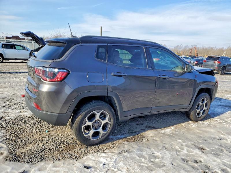 Photo 3 from auction – 2022 JEEP COMPASS with VIN 3C4NJDDB4NT105933