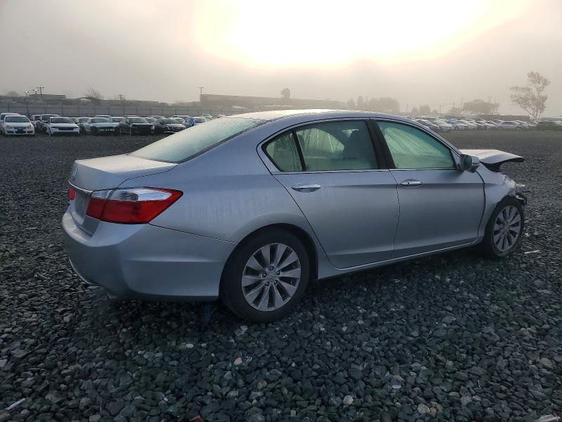 Photo 3 from auction – 2015 HONDA ACCORD with VIN 1HGCR2F70FA127273