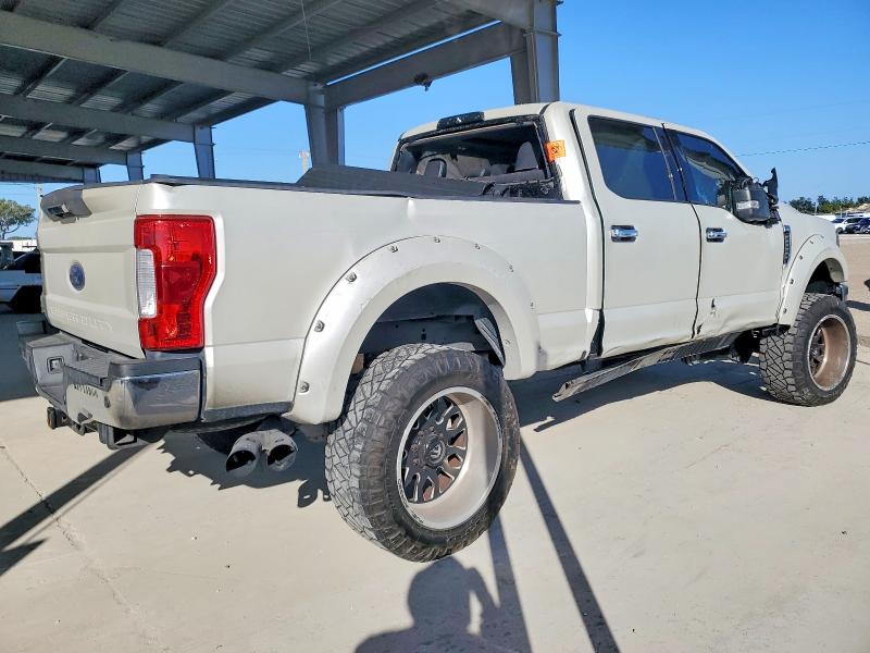 Photo 3 from auction – 2017 FORD F250 with VIN 1FT7W2BT1HEB13289