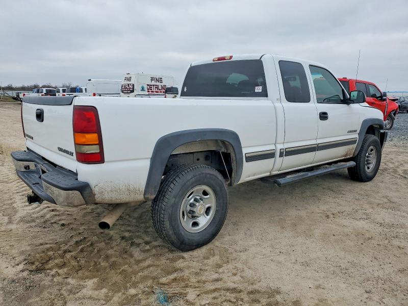 Photo 3 from auction – 2002 CHEVROLET SILVERADO with VIN 1GCHC29U42E306331