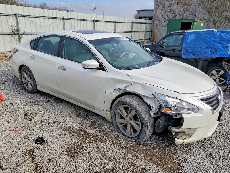 Photo 4 from auction – 2015 NISS ALTIMA with VIN 1N4AL3AP3FC214969