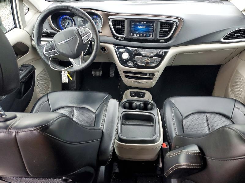 Photo 8 from auction – 2020 CHRYSLER VOYAGER LX with VIN 2C4RC1DG1LR157669
