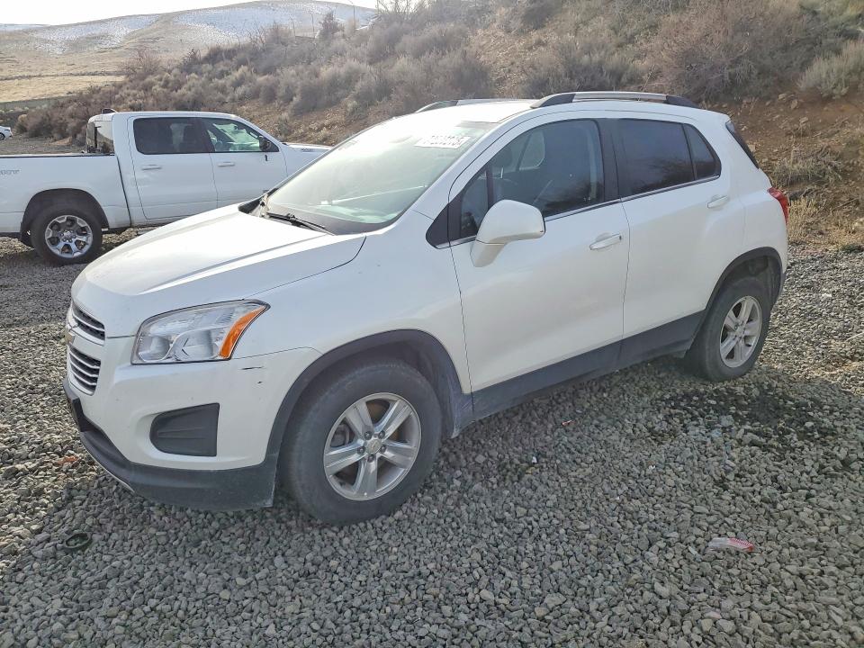CHEVROLET TRAX 2016 with VIN KL7CJPSB5GB663738 - Photo from auction