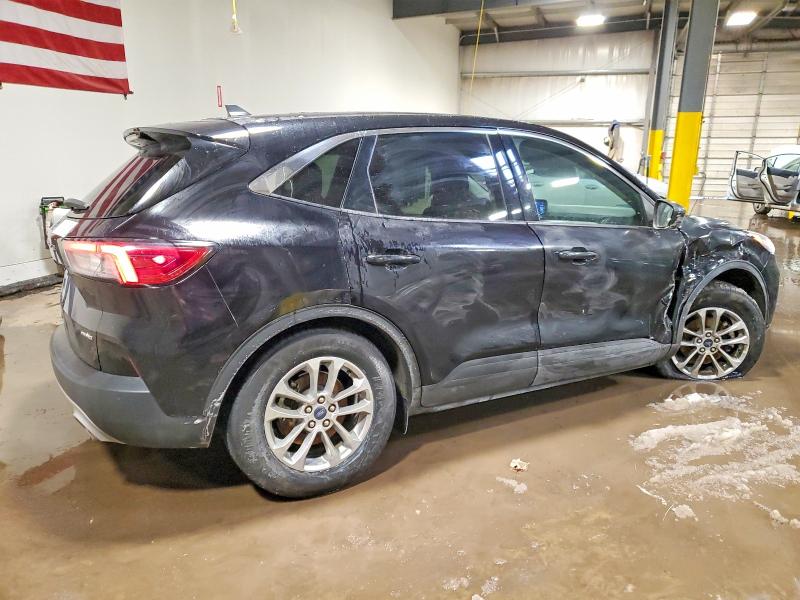 Photo 3 from auction – 2021 FORD ESCAPE SE with VIN 1FMCU9G65MUB31953