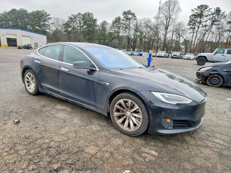 Photo 4 from auction – 2017 TESLA MODEL S with VIN 5YJSA1E17HF204191