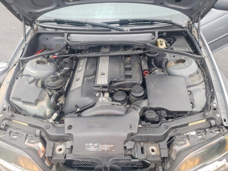 Photo 11 from auction – 2004 BMW 330 I with VIN WBAEV53464KM37527