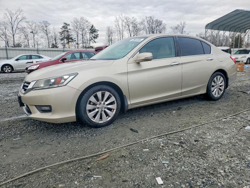HONDA ACCORD EXL 2015 with VIN 1HGCR2F8XFA054552 - Photo from auction