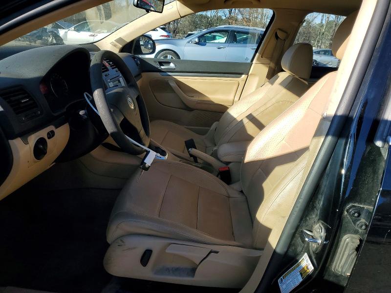 Photo 7 from auction – 2007 VOLKSWAGEN JETTA WOLF with VIN 3VWEF81K87M199550