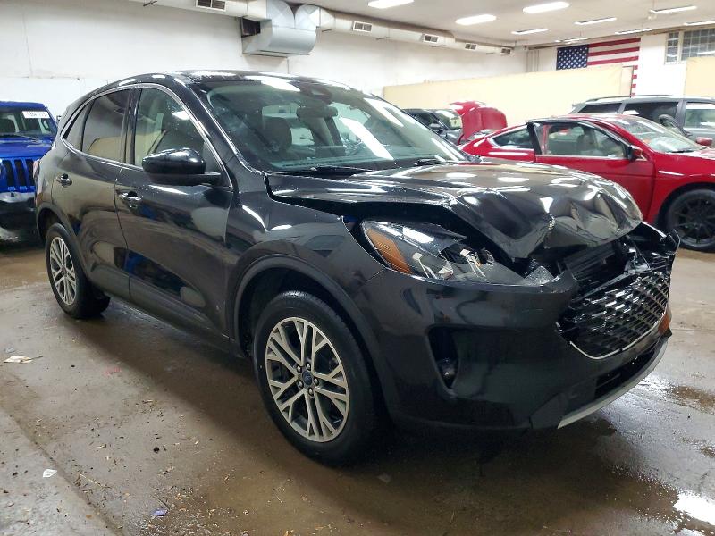 Photo 4 from auction – 2022 FORD ESCAPE with VIN 1FMCU9H91NUA43816
