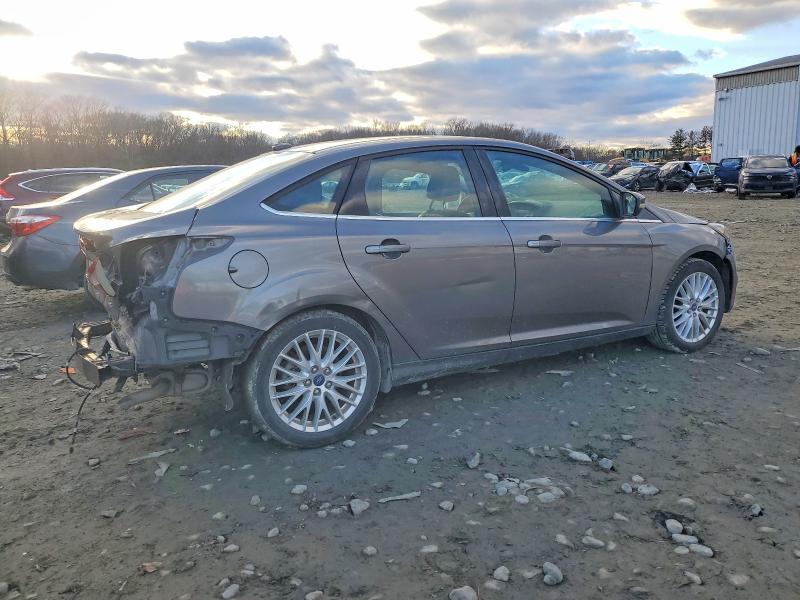 Photo 3 from auction – 2012 FORD FOCUS SEL with VIN 1FAHP3H25CL377468