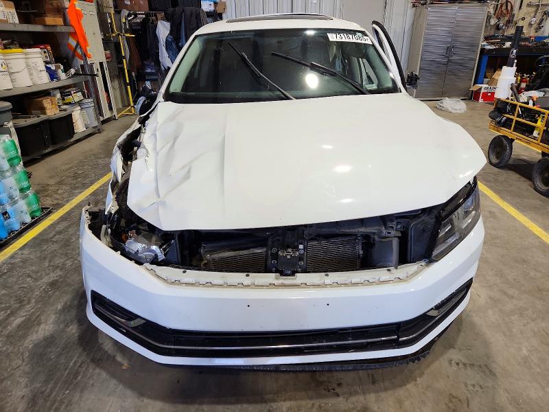 Photo 5 from auction – 2016 VOLKSWAGEN PASSAT with VIN 1VWBT7A32GC054276
