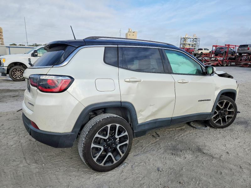 Photo 3 from auction – 2017 JEEP COMPASS with VIN 3C4NJDCB2HT667013