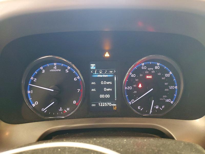 Photo 9 from auction – 2016 TOYOTA RAV4 XLE with VIN 2T3RFREV2GW445666
