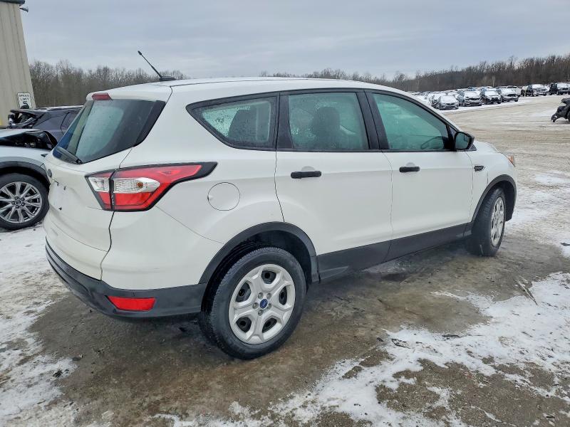 Photo 3 from auction – 2017 FORD ESCAPE with VIN 1FMCU0F75HUB00245