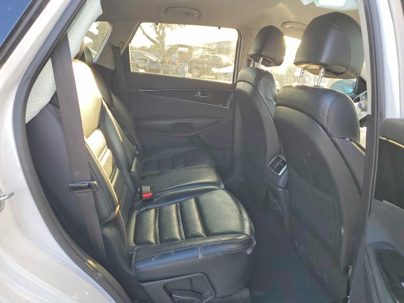 Photo 11 from auction – 2017 KIA SORENTO EX with VIN 5XYPH4A54HG327726