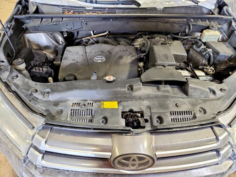Photo 12 from auction – 2018 TOYOTA HIGHLANDER with VIN 5TDJZRFH3JS541456