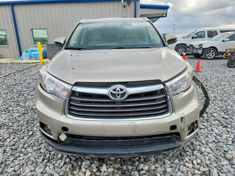 Photo 5 from auction – 2016 TOYOTA HIGHLANDER with VIN 5TDJKRFH9GS501346