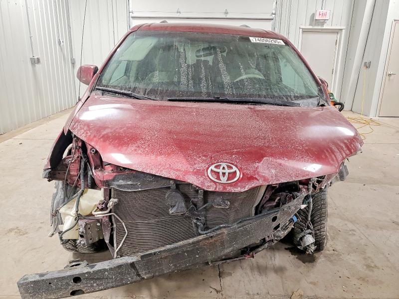 Photo 5 from auction – 2012 TOYOTA SIENNA with VIN 5TDKK3DC2CS195819