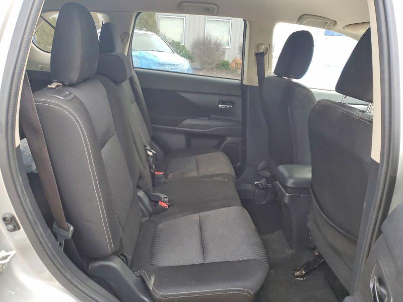 Photo 11 from auction – 2018 MITSUBISHI OUTLANDER with VIN JA4AD2A34JZ054907