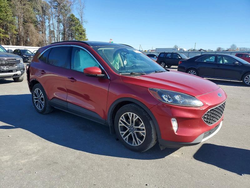 Photo 4 from auction – 2020 FORD ESCAPE with VIN 1FMCU0H6XLUA22073