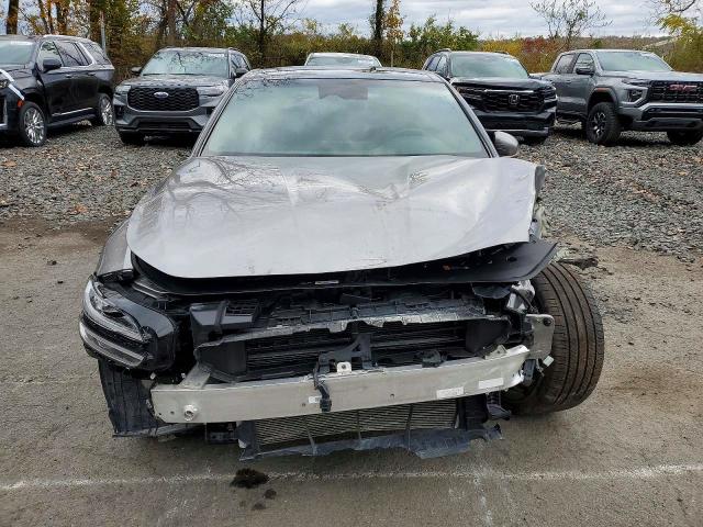 Photo 5 from auction – 2025 GENESIS G70 BASE with VIN KMTG34SC4SU145334