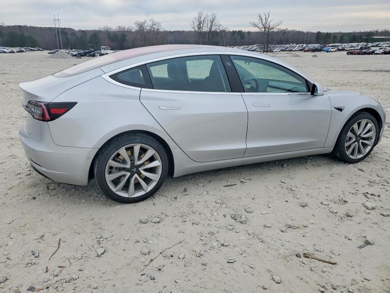 Photo 3 from auction – 2018 TESLA MODEL 3 with VIN 5YJ3E1EA9JF024404