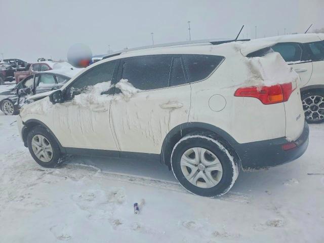 Photo 2 from auction – 2015 TOYOTA RAV4 LE with VIN JTMBFREV3FJ028135