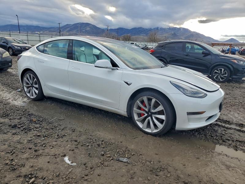 Photo 4 from auction – 2018 TESLA MODEL 3 with VIN 5YJ3E1EB2JF081584
