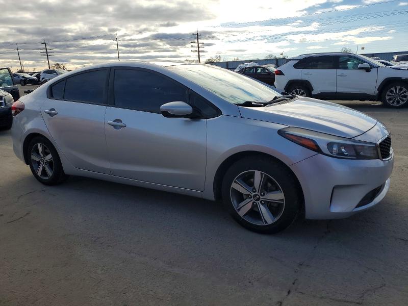 Zdjęcie 4 z aukcji – 2018 KIA FORTE z VIN 3KPFL4A74JE173680