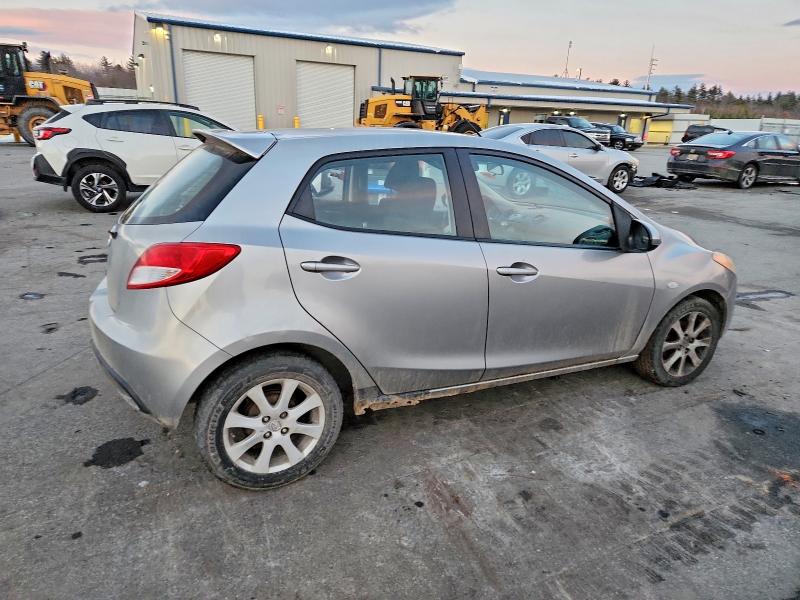 Photo 3 from auction – 2011 MAZDA MAZDA2 with VIN JM1DE1HZXB0103389