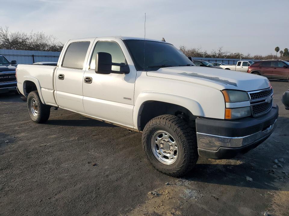 Photo 4 from auction – 2006 CHEVROLET SILVERADO with VIN 1GCHK23286F111987